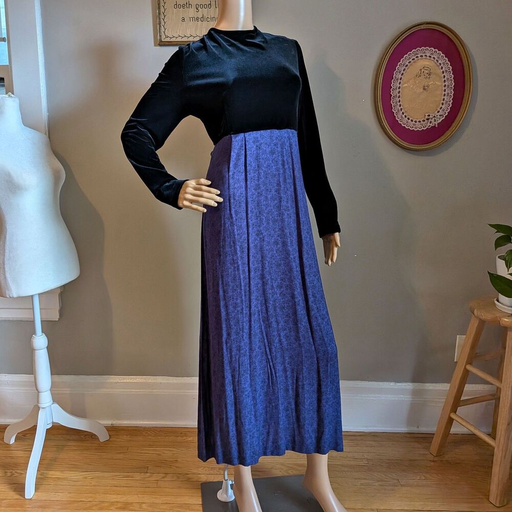Vintage 60s 70s Smith & Hawken Maxi Dress Black Velvet Floral Cottagecore Size 6